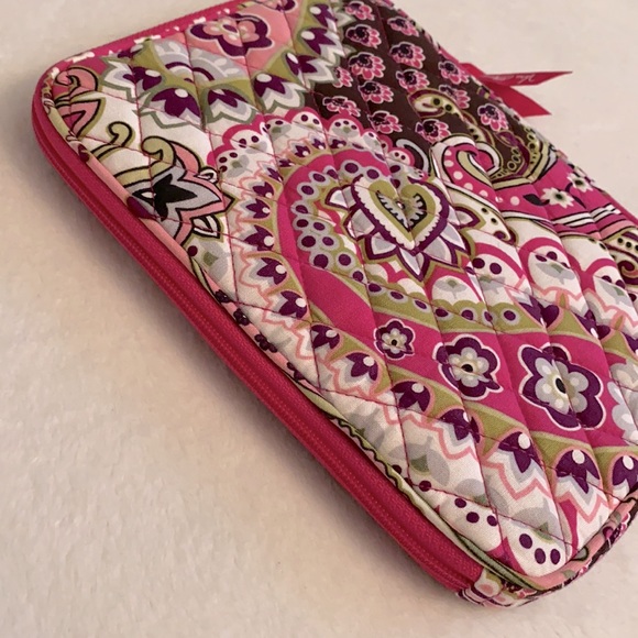 {VB} Vera Bradley | Very Berry Paisley Quilted E-Reader Sleeve Case (11485-063) - Picture 12 of 16